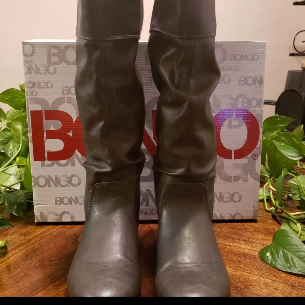 Bongo Logan slouch boots.